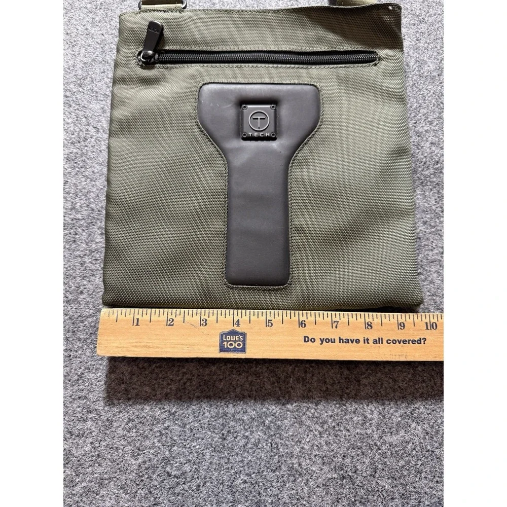 Tumi Tech Messenger Bag Cross Body Olive Green Interior‎